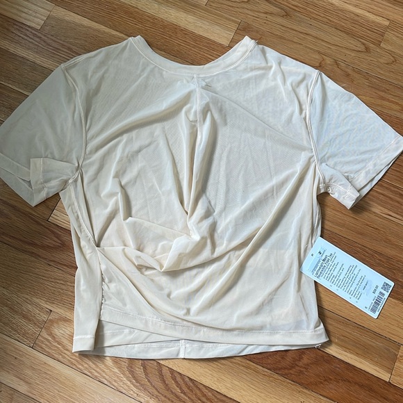 lululemon athletica Tops - NWT Lululemon Lightweight Mesh Reversible Yoga Tee size 6